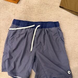 Vuori Men’s Kore 7” Shorts (used)